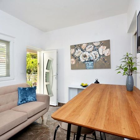 Apartment 'Mimo' In Milna - Hvar Bagian luar foto