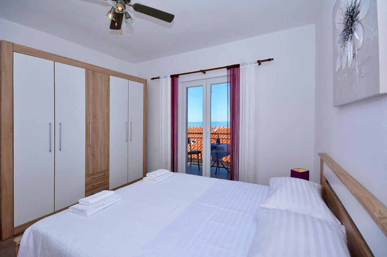 Apartment 'Mimo' In Milna - Hvar Bagian luar foto