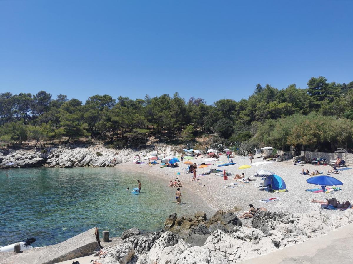 Apartment 'Mimo' In Milna - Hvar Bagian luar foto